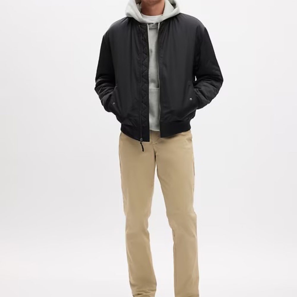 NWT GAP Modern Khakis in Slim Fit